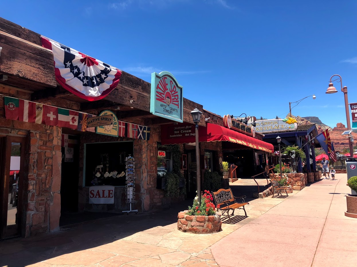 shopping uptown sedona