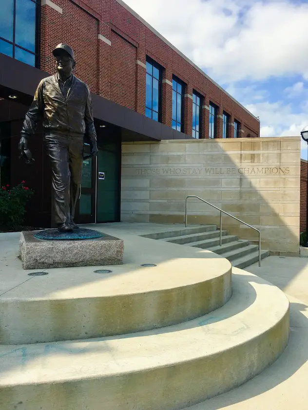 Bo Schembechler statue ann arbor