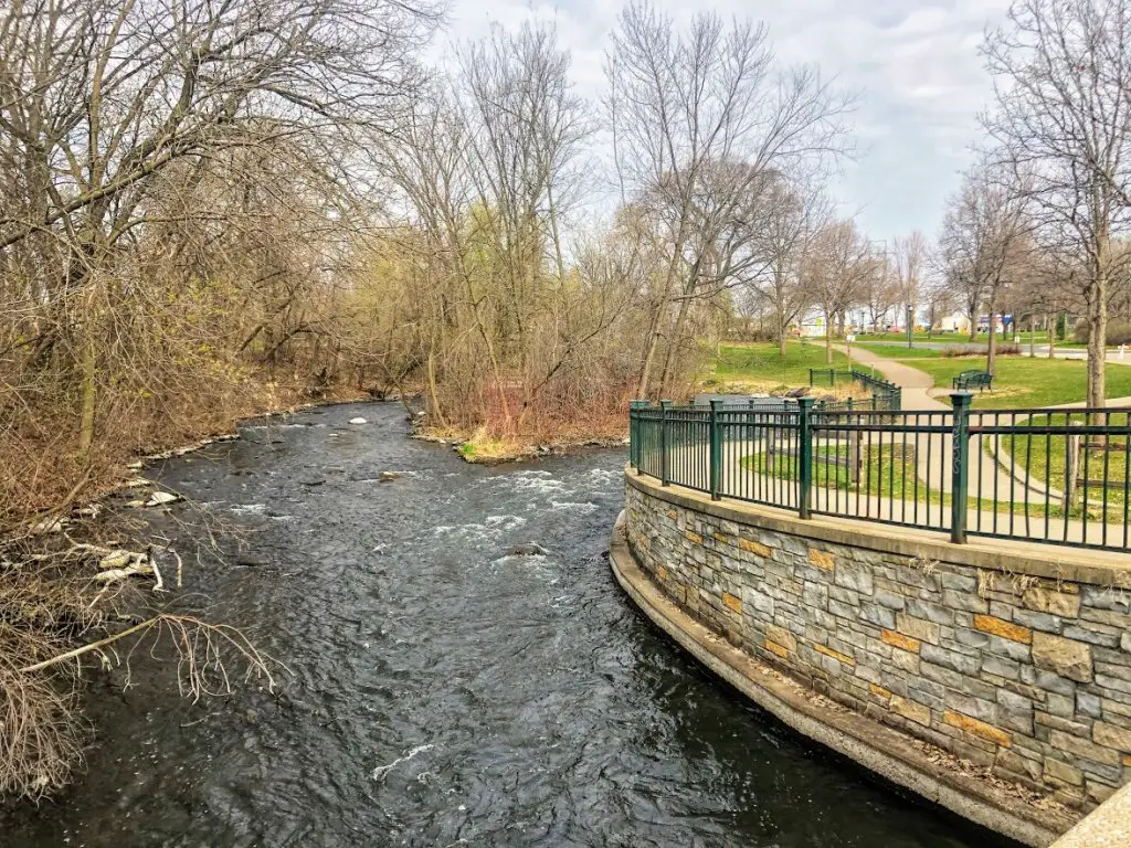 spring hiking trails in Minnesota