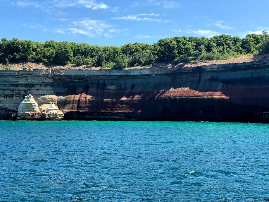 pictured rocks tour munising michigan