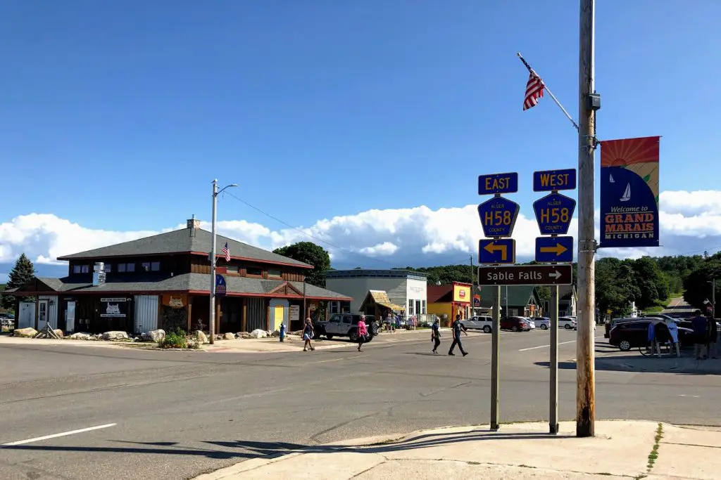 grand marais lake avenue