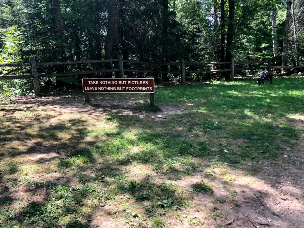 tahquamenon falls paradise michigan