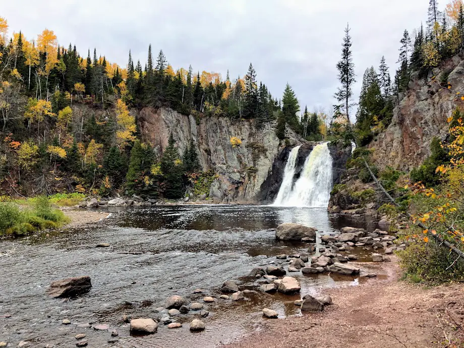 tettegouche state park waterfall