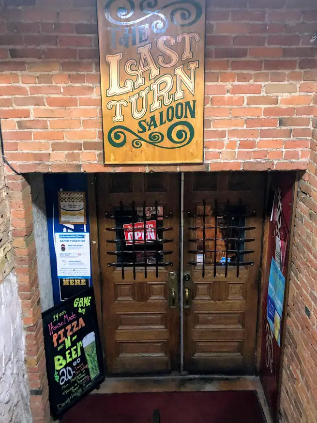 bar in brainerd the last turn saloon