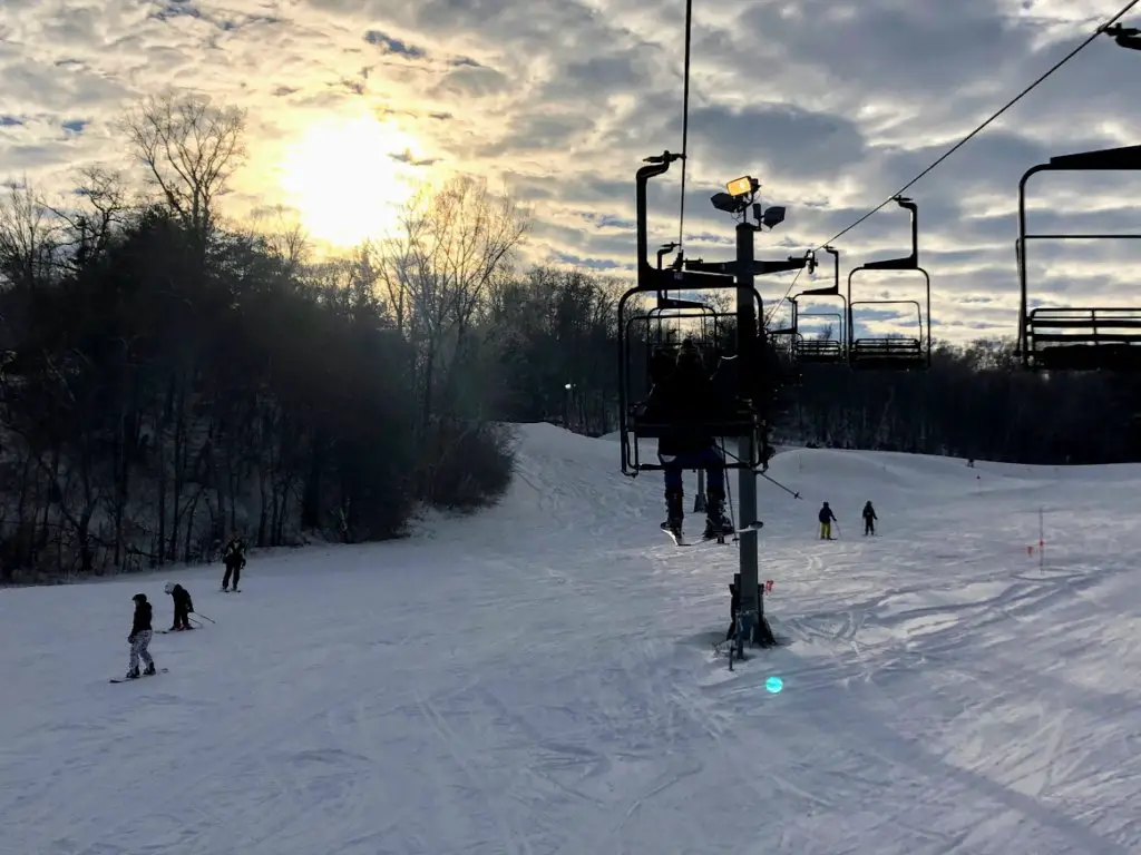 where to downhill ski in minnesota