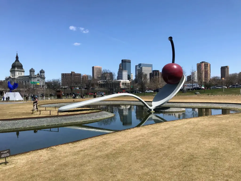 walker art center minneapolis in summer