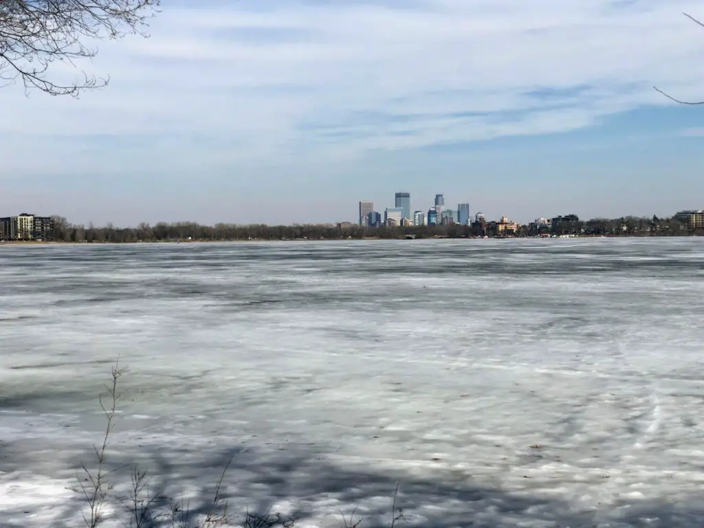 winter activities minneapolis ice skating