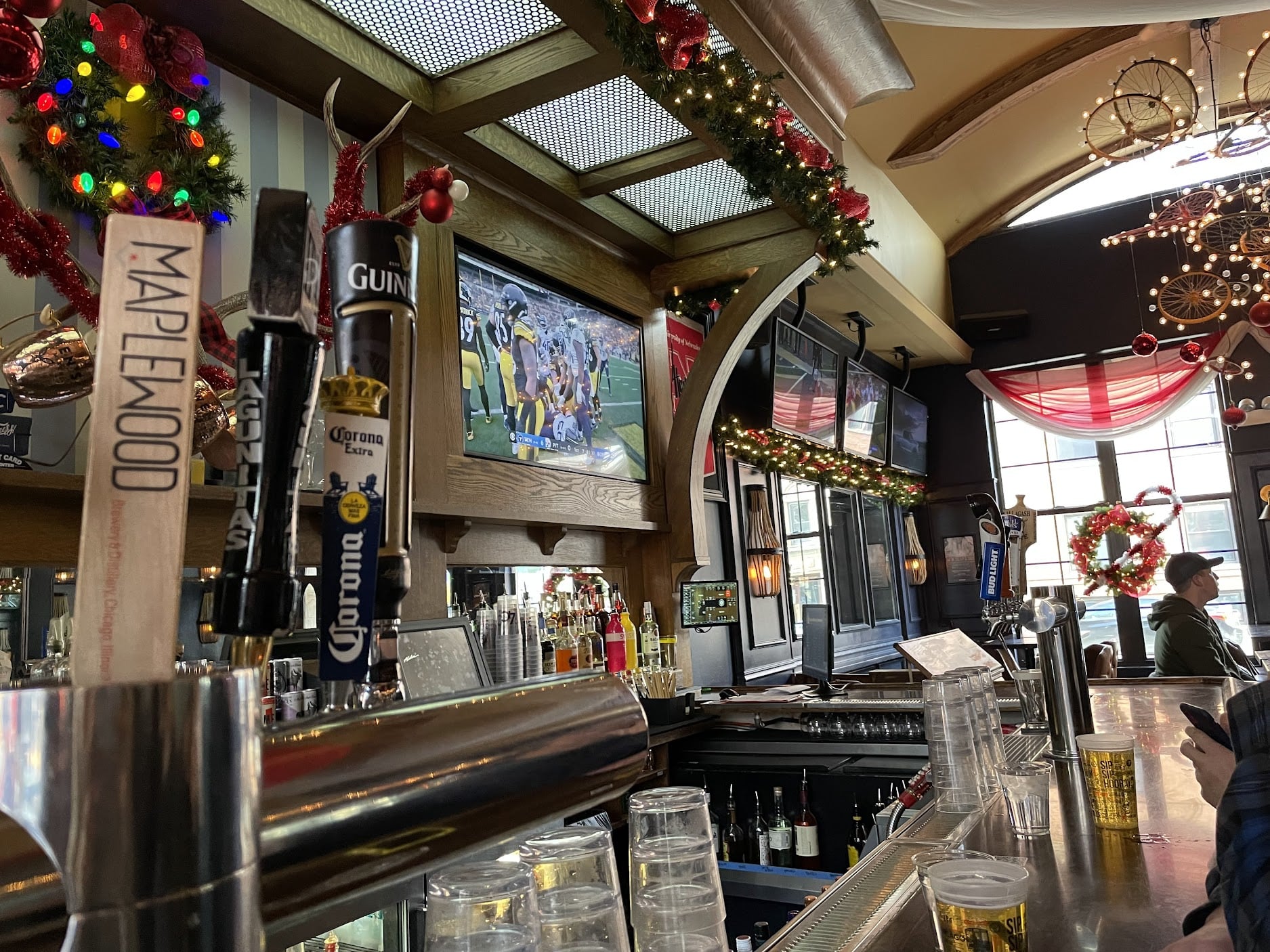 The Best Bars in Lincoln Park, Lakeview & Wrigleyville (Chicago, IL