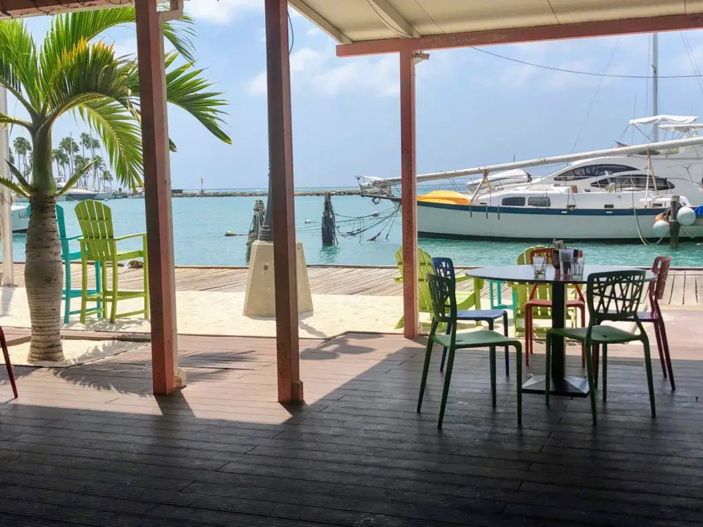 best bars in aruba