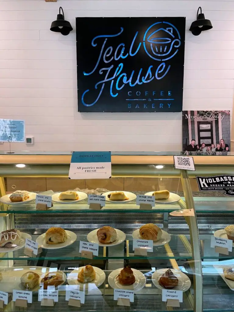 teal house coffee and bakery